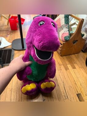 Lyons Vintage Barney the Purple Dinosaur Plush